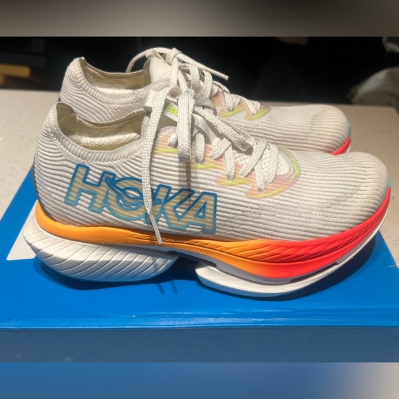 Hoka carbon fiber cielo X1 unisex sneakers 8 M 9 W
